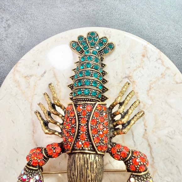 Large Articulated Lobster Brooch In Green And Red Rhinestone Antique Gold Tone - Picture 4 of 6